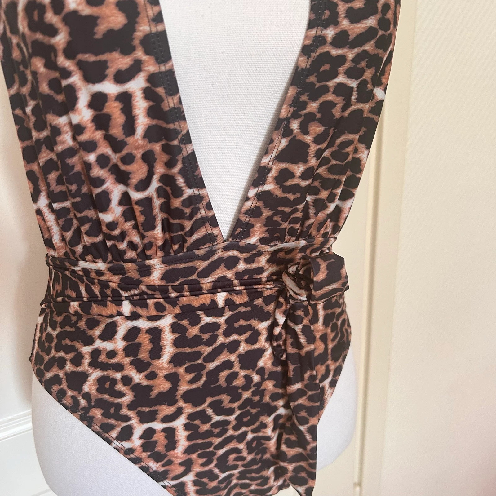 Nuevo traje de baño de leopardo de Boohoo – talla 36 (EU) / UK 10 – photo 2
